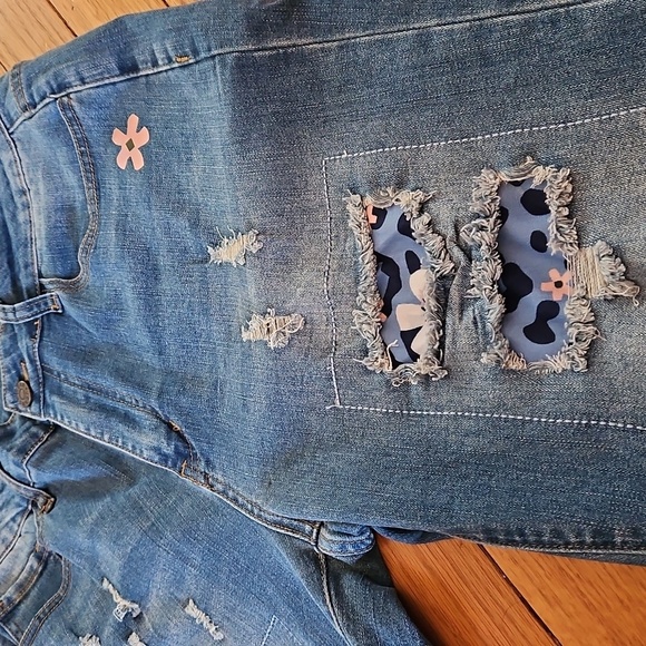 Blue Distressed Patchwork Jeans, Sz Med Stretch, Floral, Animal Print, NWOT! - Picture 7 of 14
